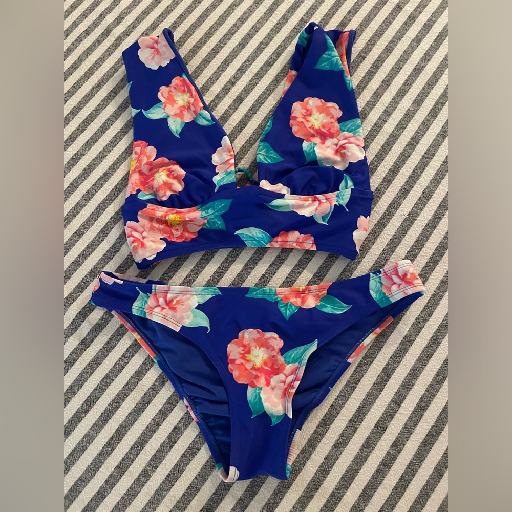 Gianni Bini floral Bikini🌸🌺🌸